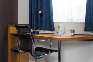 1 chambre, bureau, espace de travail pour ordinateur portable