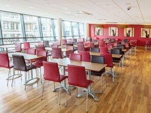 Meeting facility - Travelodge Slough (Slough)