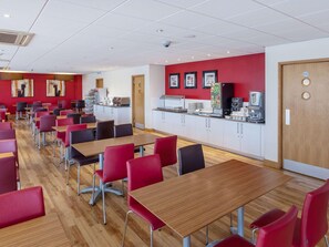 Dining - Travelodge Slough (Slough)