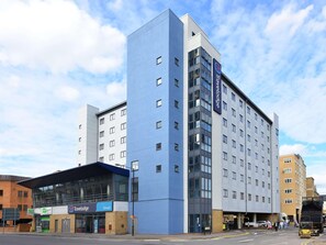 Exterior - Travelodge Slough (Slough)