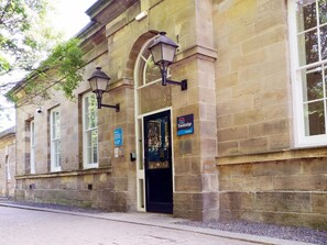 Exterior detail - Travelodge Durham (Durham)