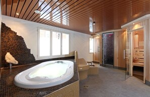 室内 SPA 浴缸