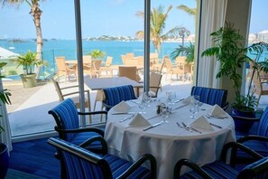 2 restaurants, breakfast served