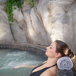 Couples treatment room(s), sauna, hot tub, steam room
