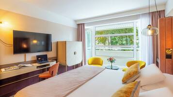 Chambre Supérieure Balcon - Accès SPA | Premium bedding, minibar, in-room safe, desk