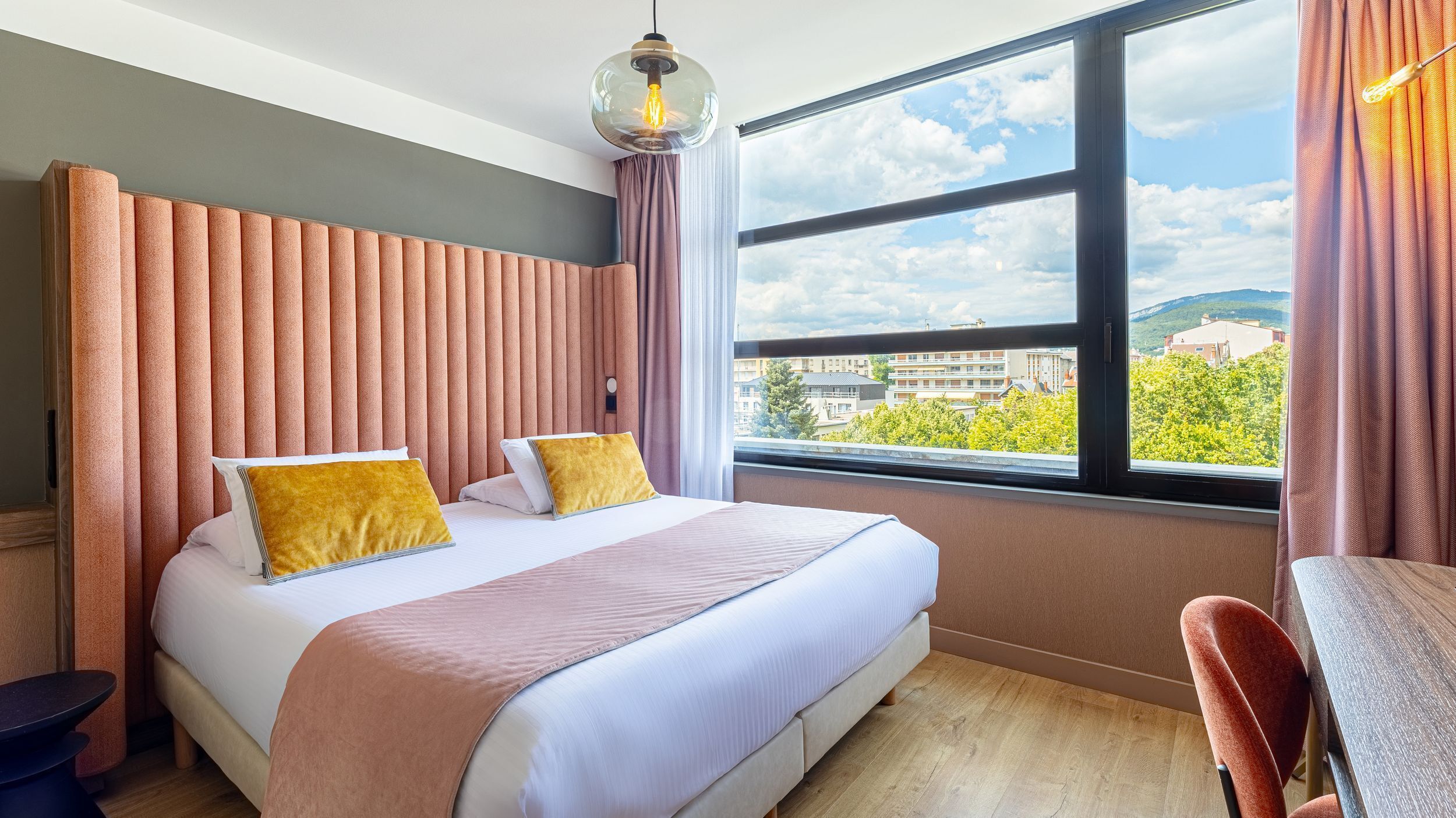 Suite Casino - Accès Spa | Premium bedding, minibar, in-room safe, desk