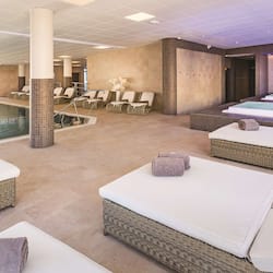 Sale per trattamenti di coppia, sauna, vasca idromassaggio, bagno turco