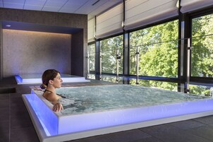 室内 SPA 浴缸