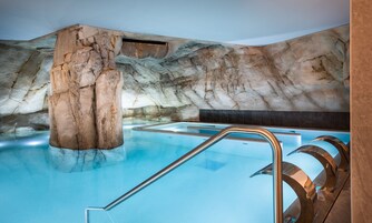 Couples treatment rooms, sauna, hot tub, steam room, Turkish bath