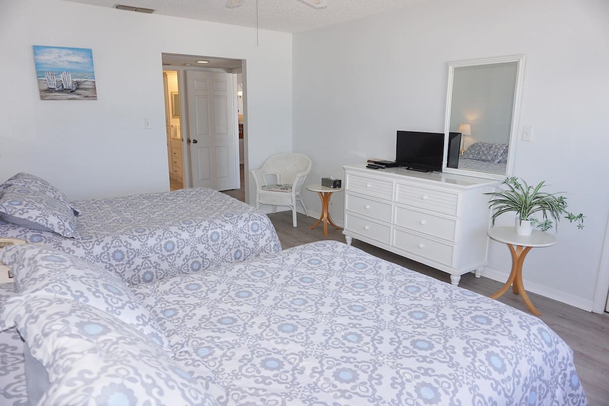 Condo, 2 Bedrooms, 2 Bathrooms
