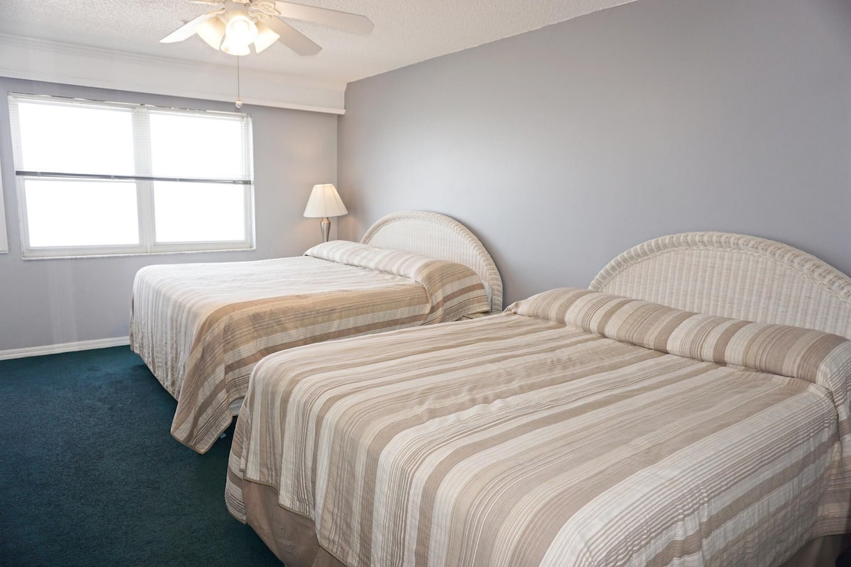 Condo, 2 Bedrooms