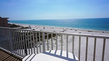 Condo, 1 Queen Bed with Sofa bed | Terrace/patio