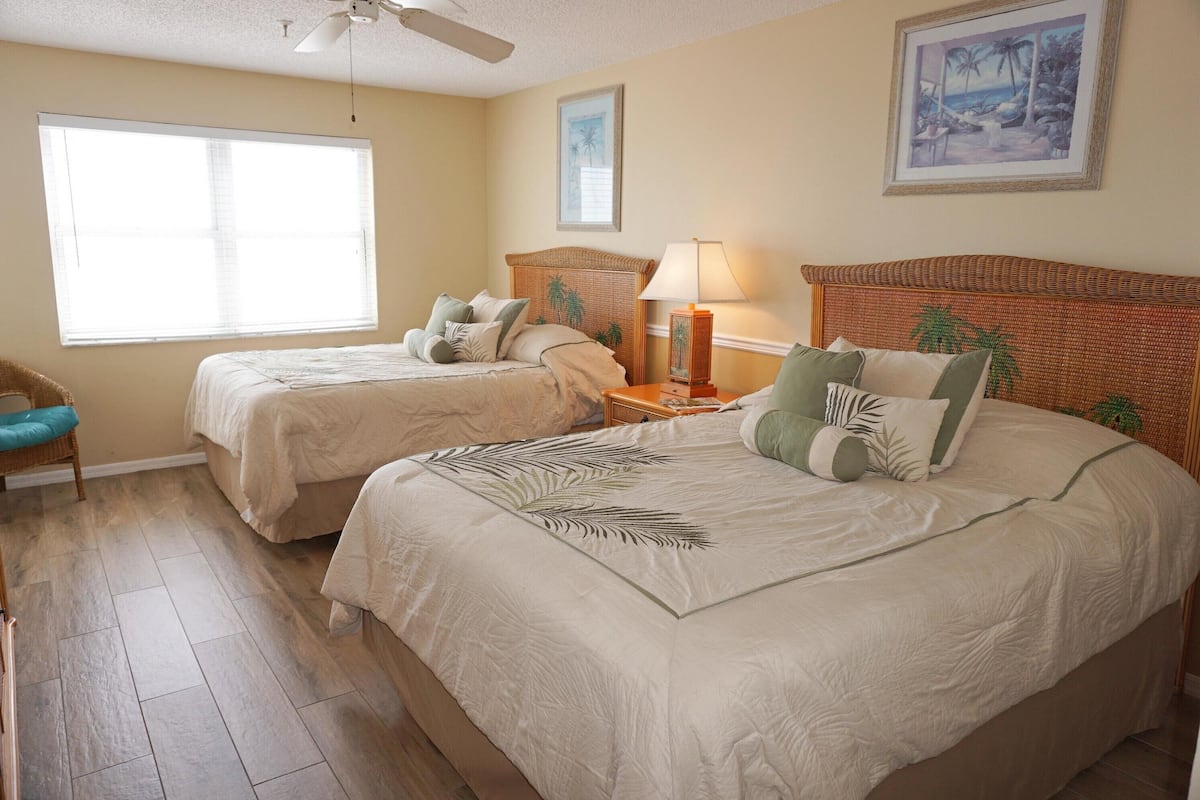 Condo, 2 Bedrooms, Balcony
