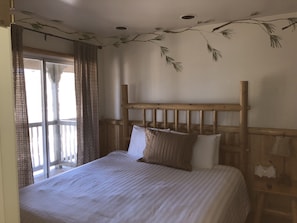 Free WiFi, bed sheets, alarm clocks - Fireside Lodge (Big Bear Lake)