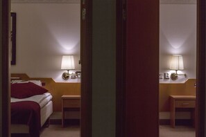 Double Room | In-room safe, individually decorated, individually furnished, desk
