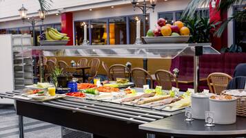 Desayuno continental (SEK 100 por persona)