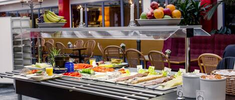 Tägliches kontinentales Frühstück (100 SEK pro Person)