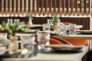 Se sirven desayunos, comidas, cenas y cocina mediterránea 