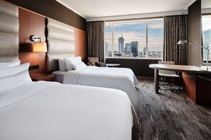 Executive Room, 2 Twin Beds, City View | Hypo-allergenic bedding, minibar, in-room safe, desk