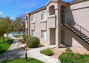 บริเวณภายนอก