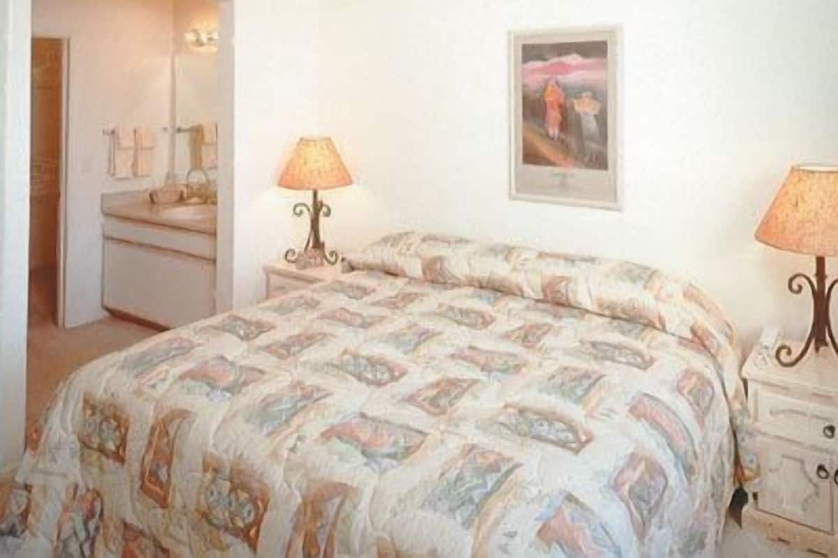 Iron/ironing board, free WiFi
