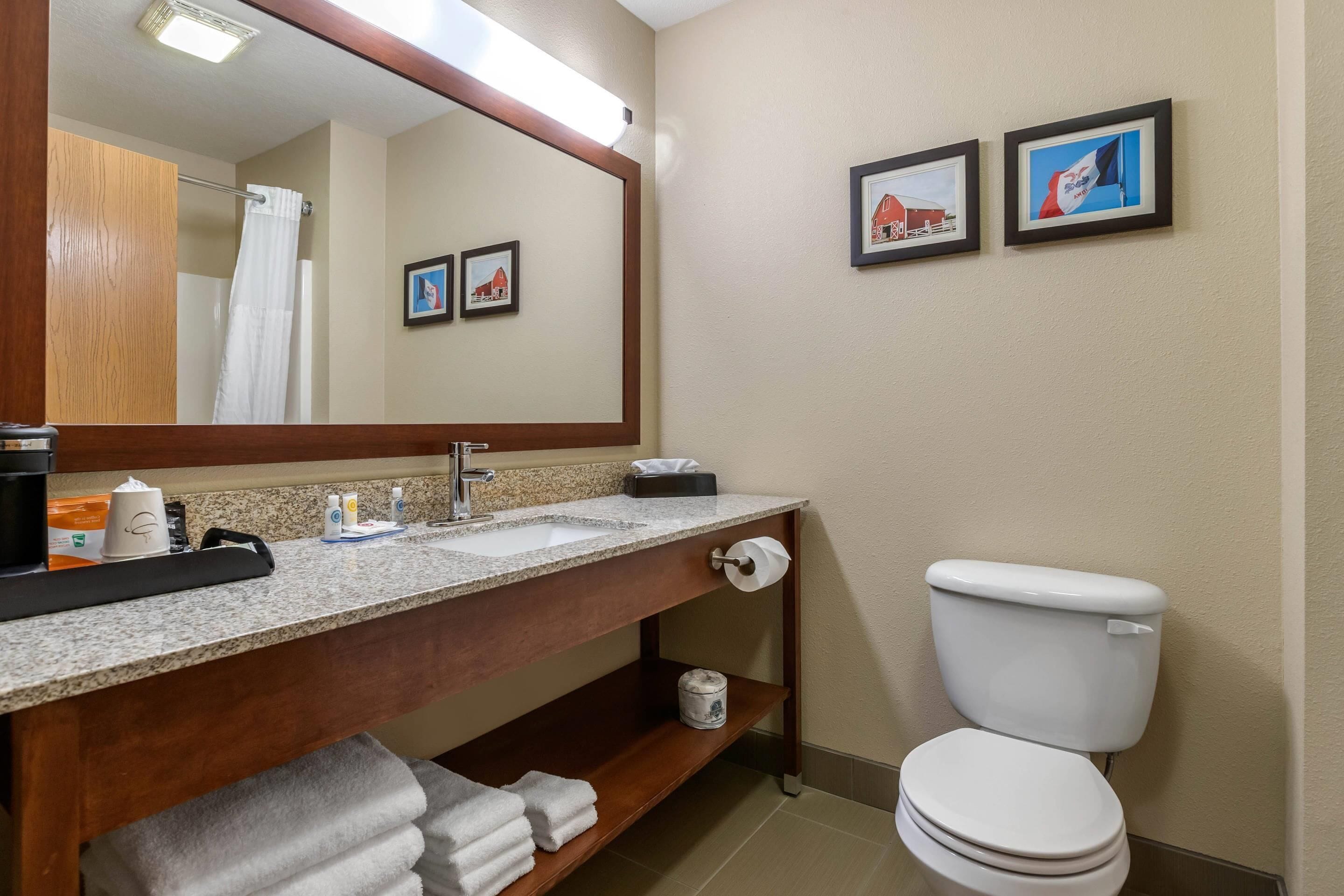 Suite, 1 Katil Raja (King) dengan Katil Sofa, Non Smoking | Seterika/papan seterika, Wi-fi percuma, cadar katil 