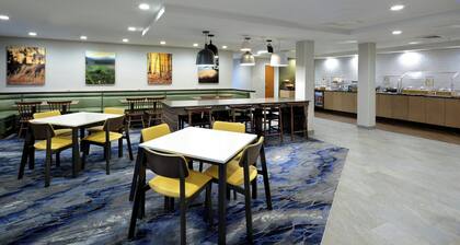 Fairfield Inn by Marriott Greensboro Airport