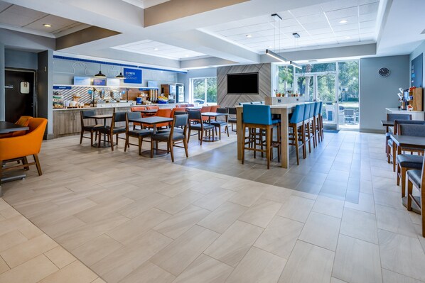 Free daily buffet breakfast