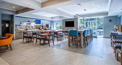 Holiday Inn Express Hotel & Suites New Tampa I-75 by IHG