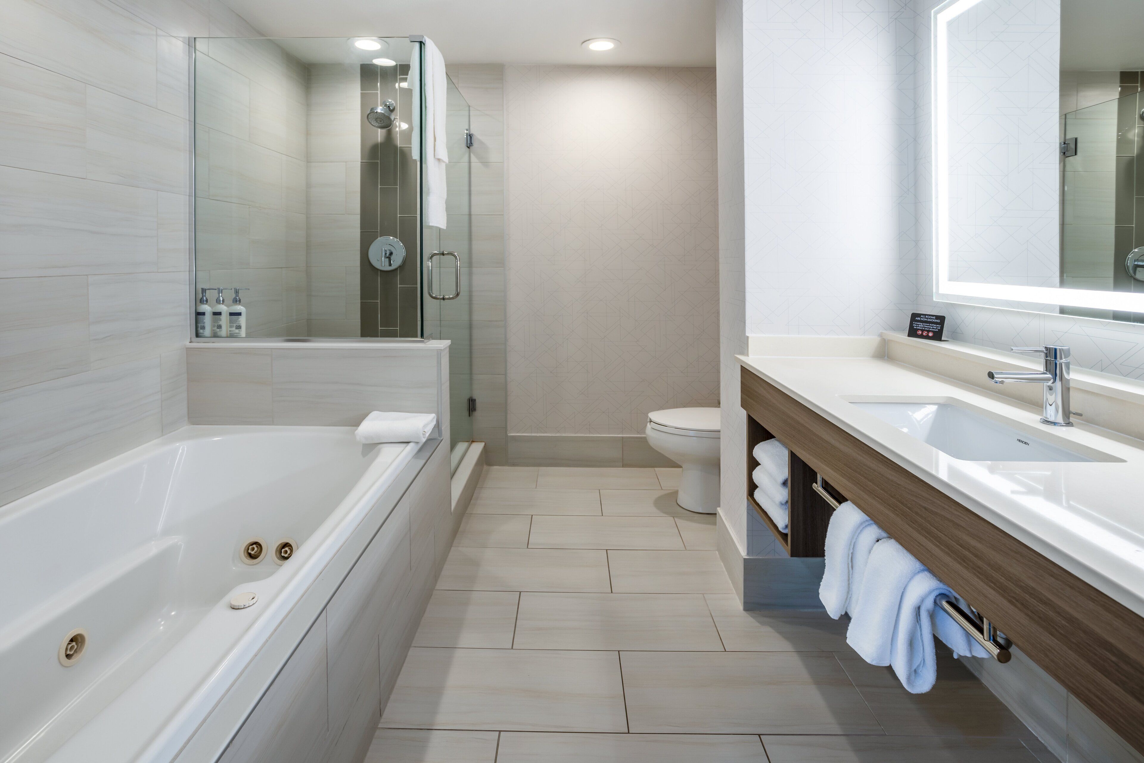 1 bedroom, hypo-allergenic bedding, pillow-top beds, desk