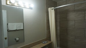 Hair dryer, towels - La Villita Inn (San Antonio)