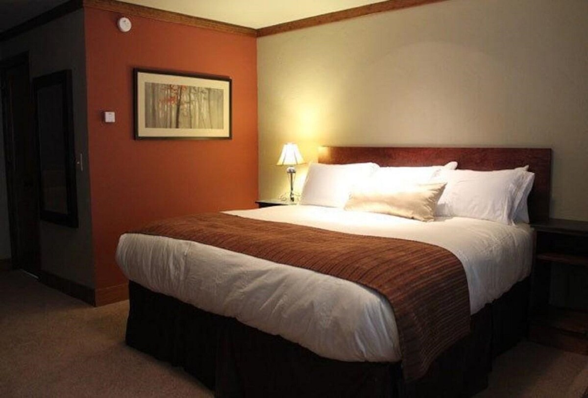 Avalon Lodge South Lake Tahoe Reviews, Deals & Photos 2023 - Expedia