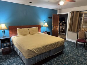Habitación Confort | Ropa de cama de alta calidad, cortinas opacas, wifi gratis