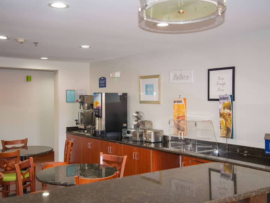 Dagelijks continentaal ontbijt inbegrepen