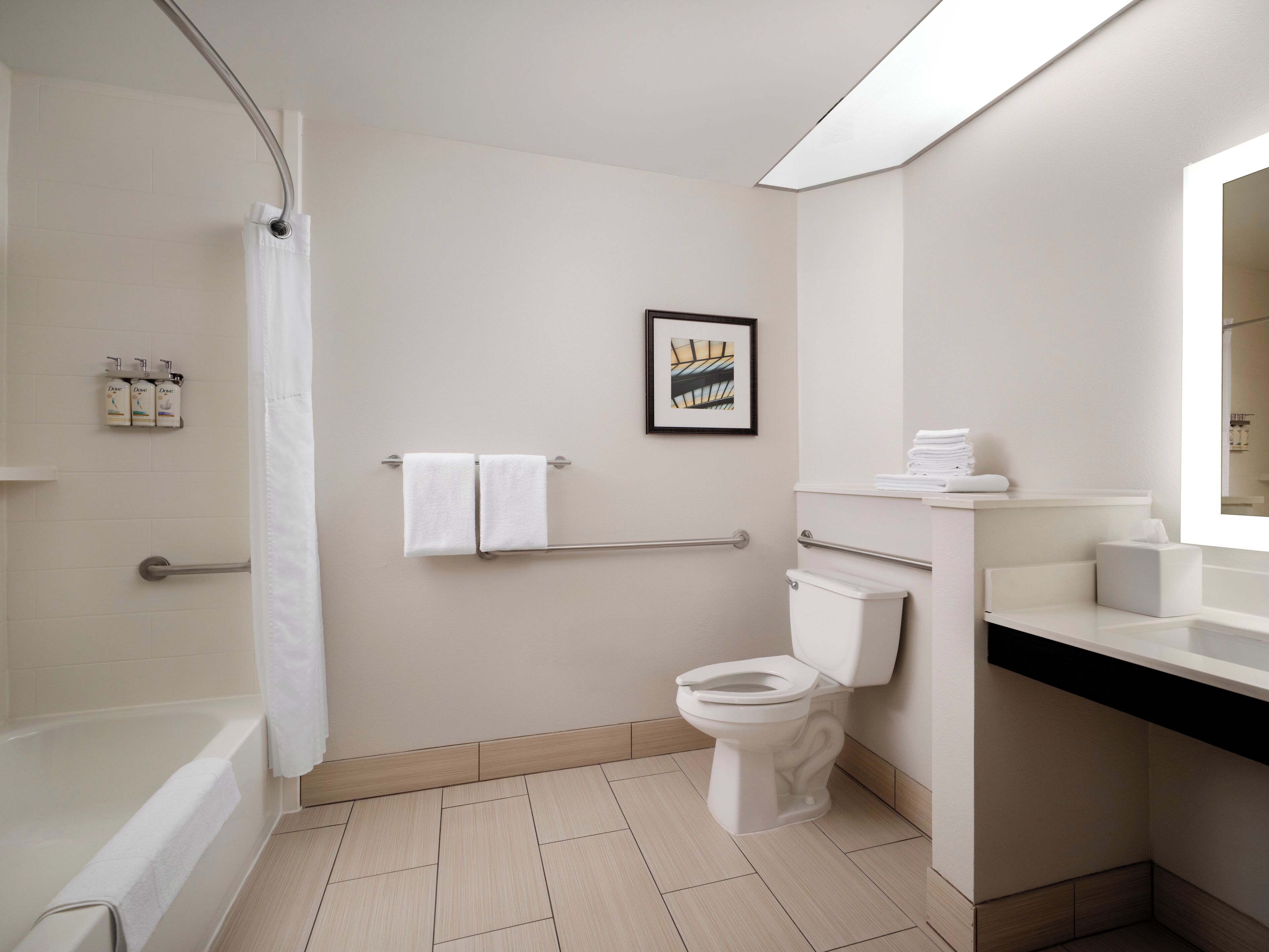 Suite, 1 très grand lit, accessible aux personnes à mobilité réduite (Mobility, Accessible Tub) | Salle de bain