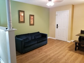 36-inch flat-screen TV with cable channels, TV - Hospitality Inn (Jacksonville)