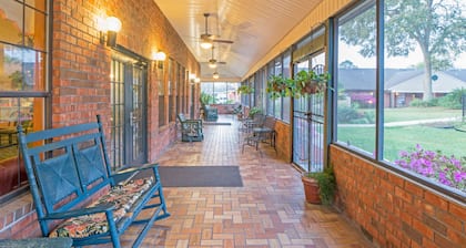 Hospitality Inn