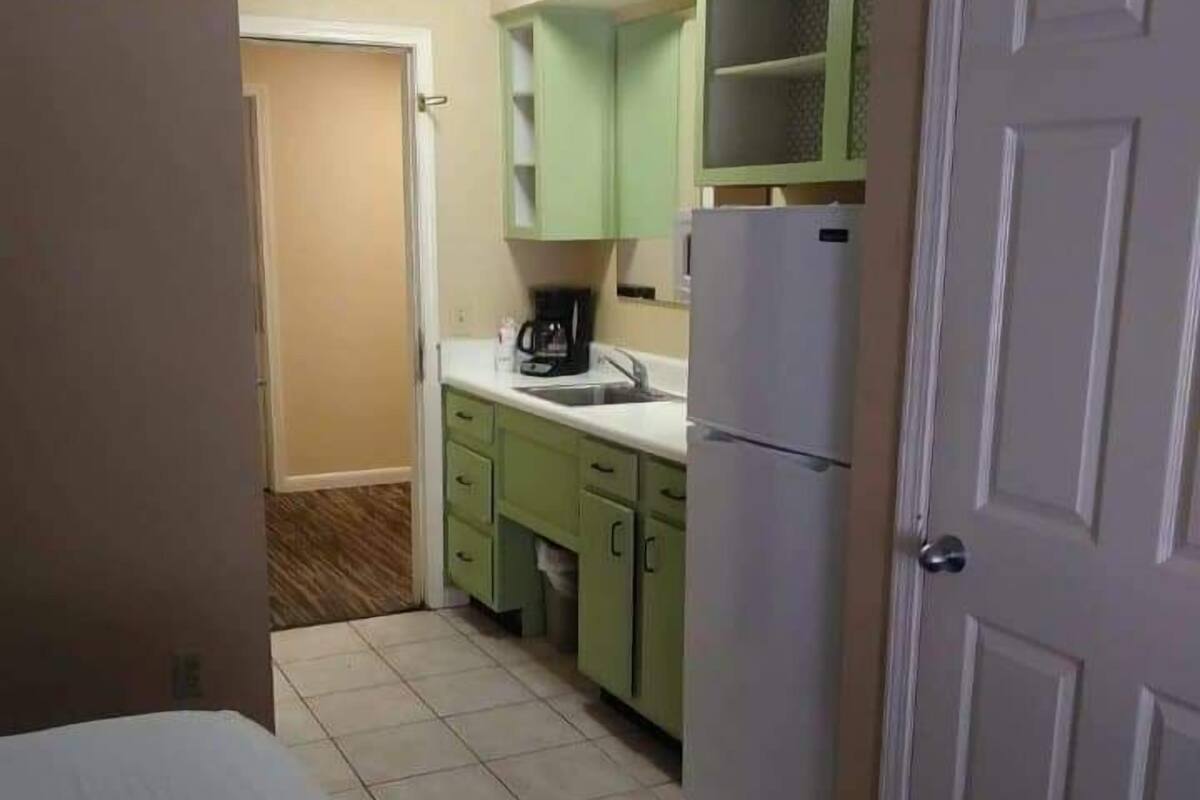 Standard Studio Suite, 2 Queen Beds, Kitchenette | Iron/ironing board (on request), WiFi (free), bed sheets