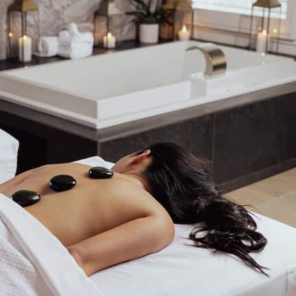 Couples treatment rooms, sauna, hot tub, steam room, body treatments