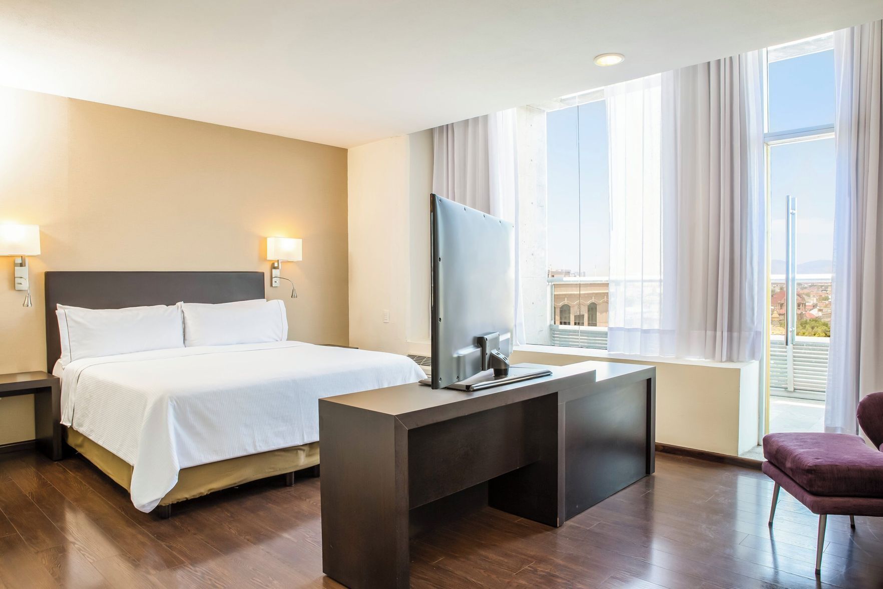 Hypo-allergenic bedding, in-room safe, desk, laptop workspace