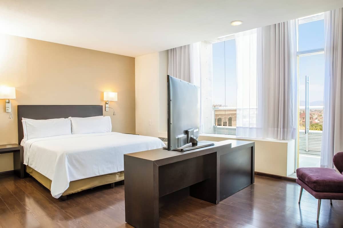 Hypoallergeen beddengoed, een kluis op de kamer, een bureau