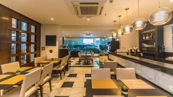 Daily buffet breakfast (BRL 35 per person)