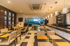 Daily buffet breakfast (BRL 35 per person)
