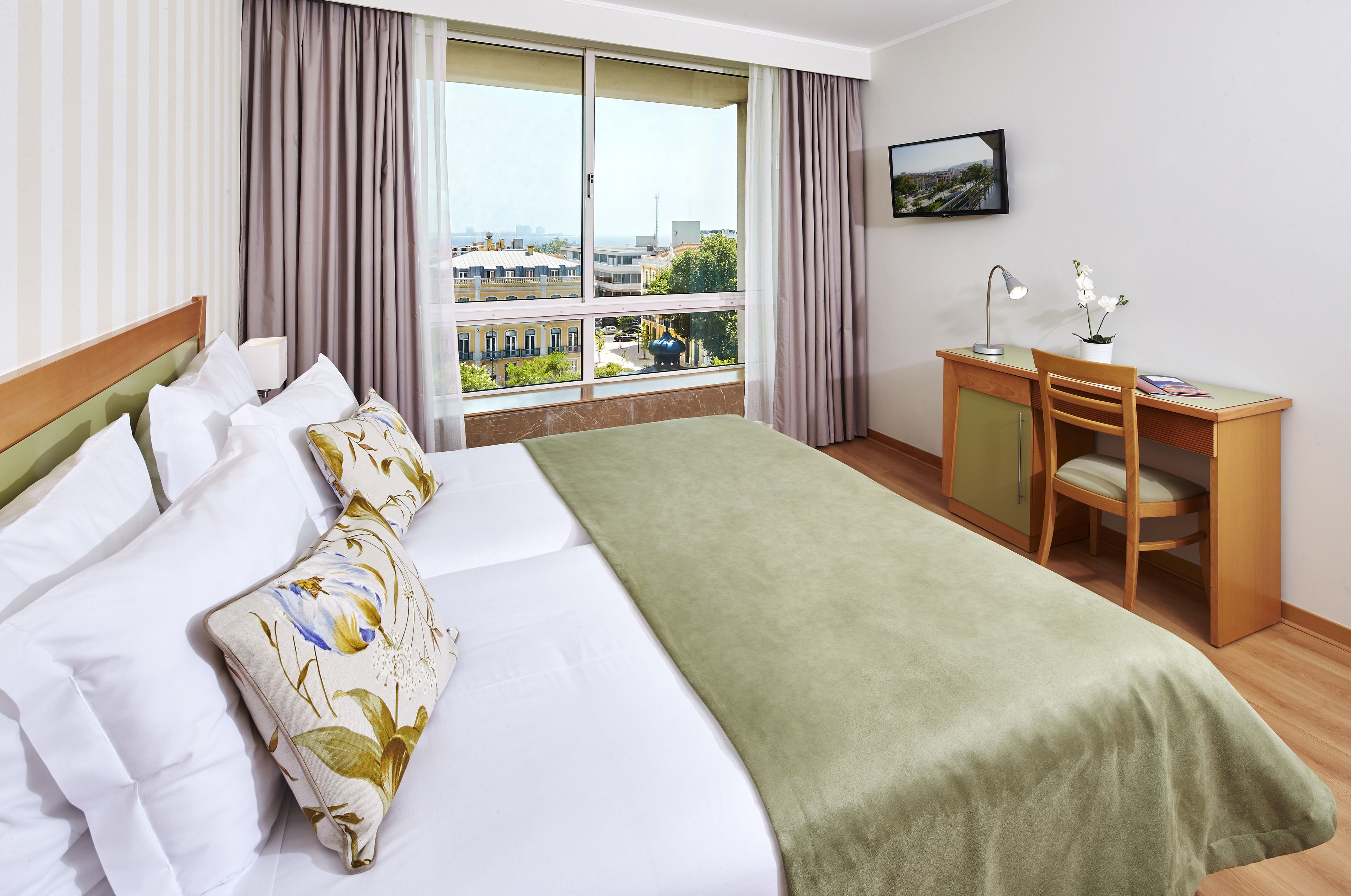 double or twin room, city view | 1 bedroom, egyptian cotton sheets, select comfort beds, minibar
