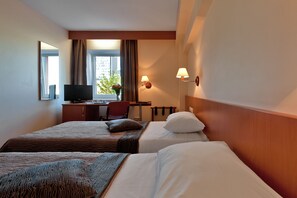 Standard-Doppel- oder -Zweibettzimmer