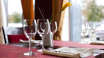 Se sirven desayunos, comidas y cenas