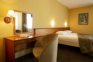 Suite | Literie hypoallergénique, minibar, bureau, rideaux d’obscurcissement