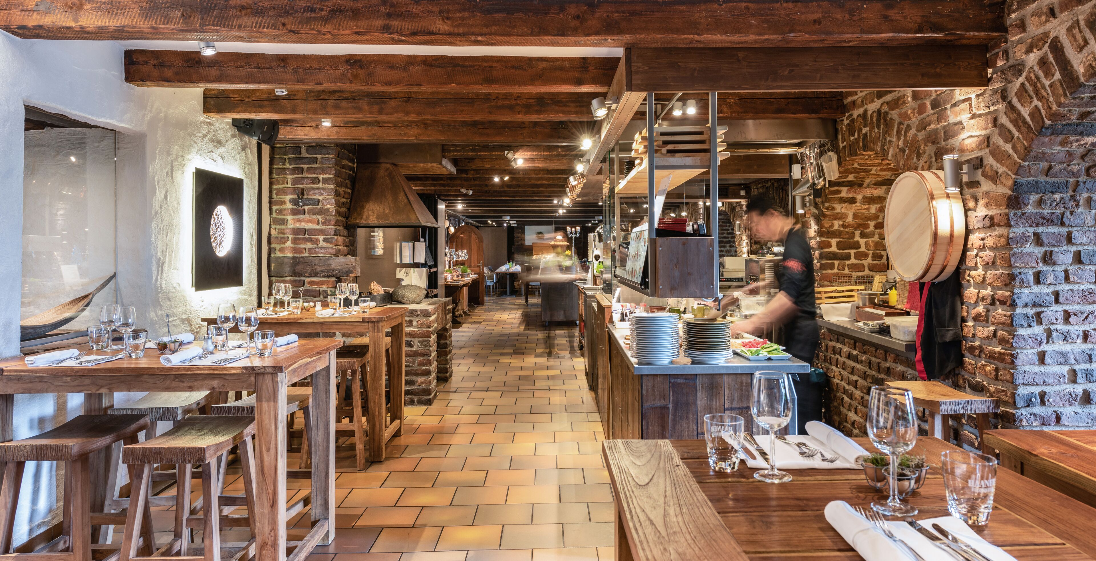 breakfast, lunch, dinner served; regional cuisine, garden views