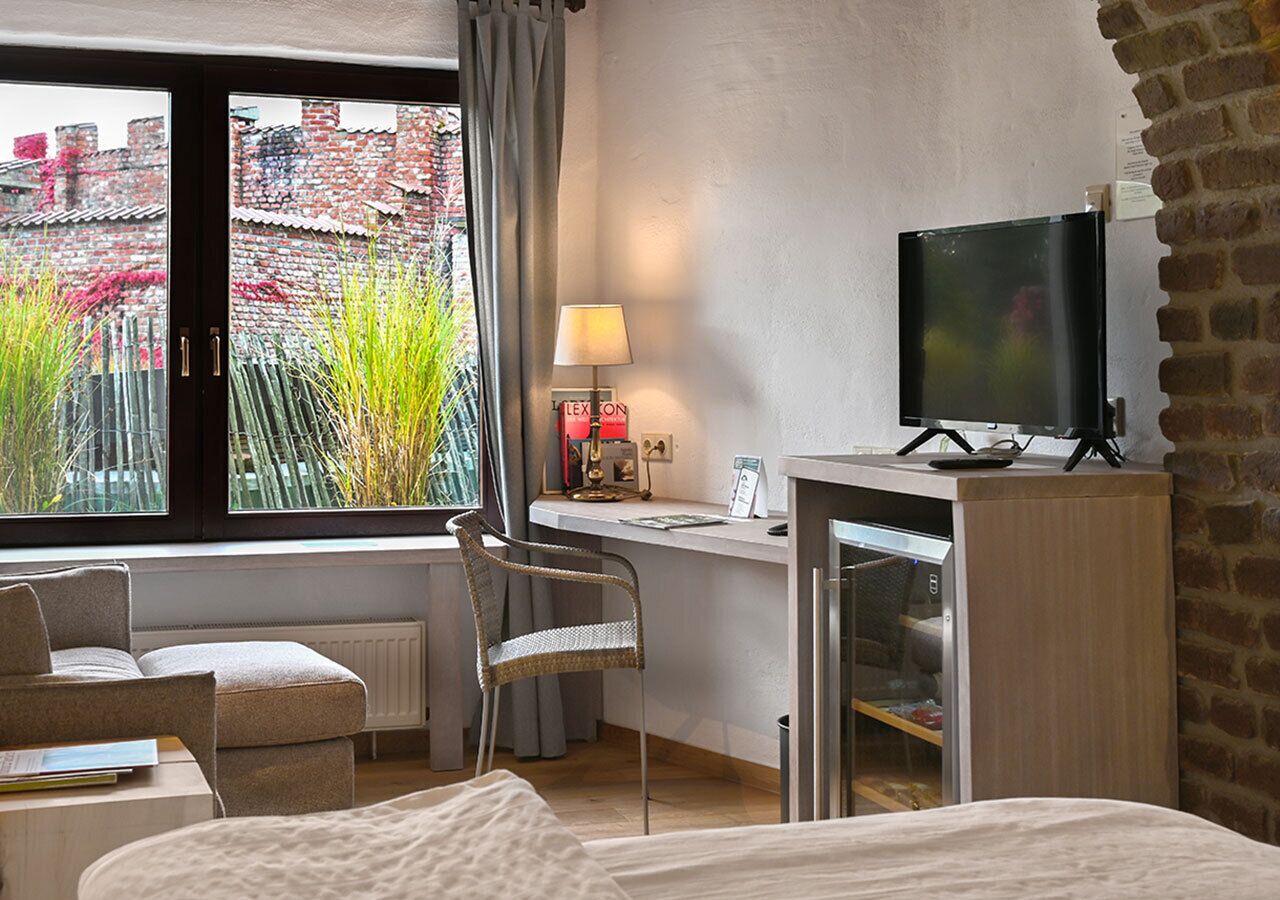 Land-Gut-Room with naturstyle bath | Premium bedding, minibar, in-room safe, individually decorated