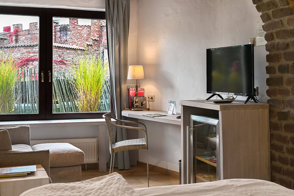 Land-Gut-Room with naturstyle bath | 1 quarto, roupas de cama premium, frigobar, cofres nos quartos